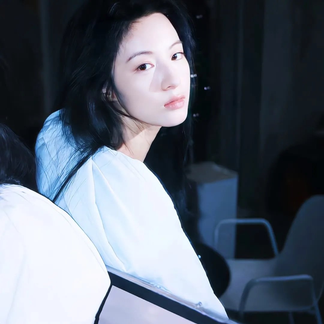 如果她也称之为爱海报