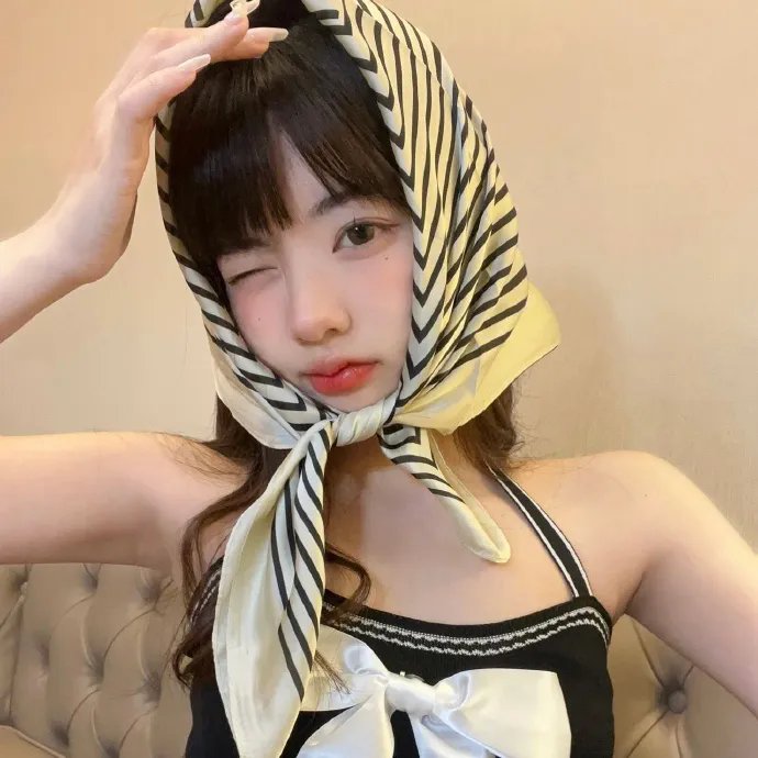 踢出我衣柜海报